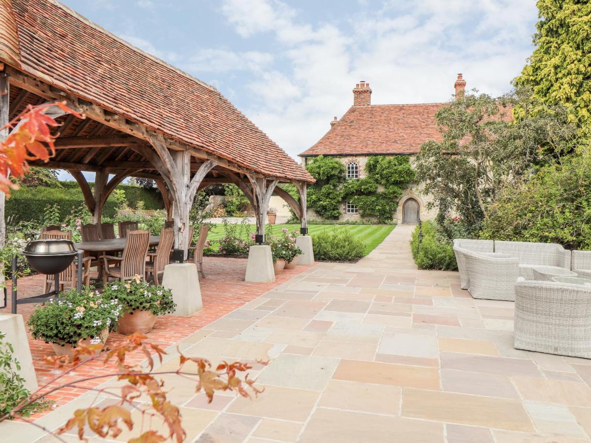 Battel Hall Maidstone Buitenkant foto
