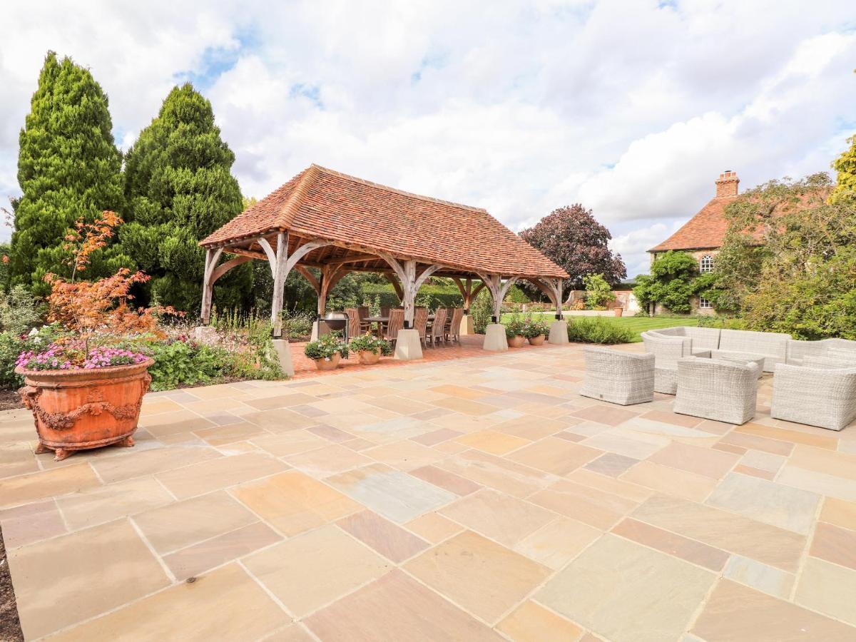 Battel Hall Maidstone Buitenkant foto
